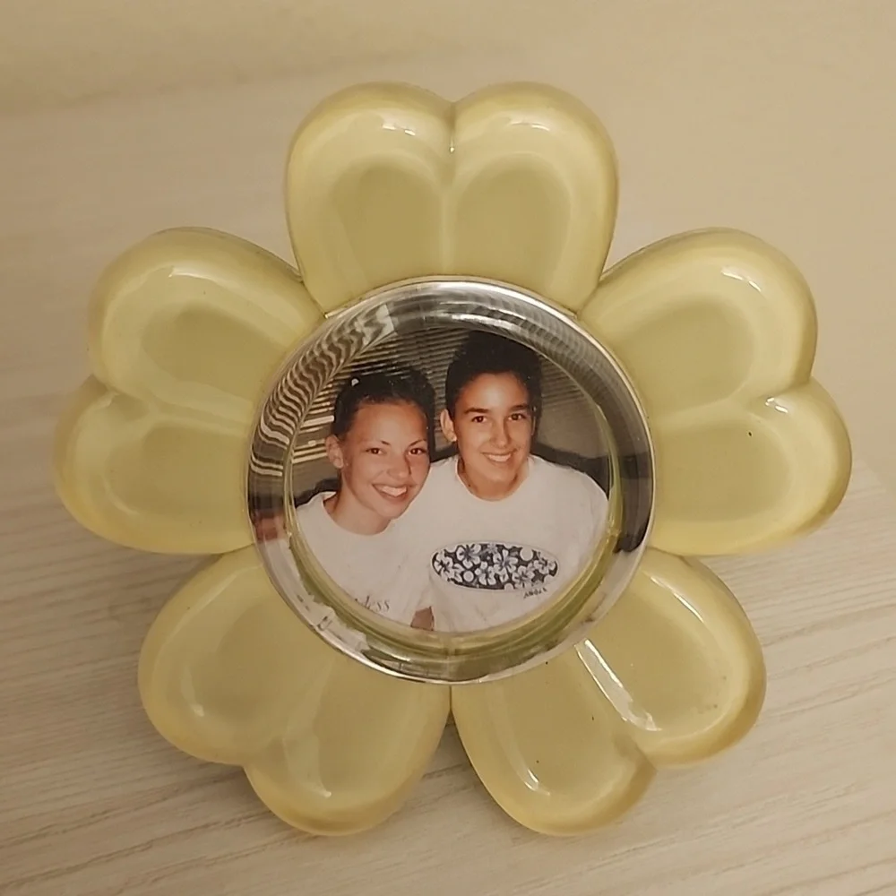 Glow in the dark photo frame